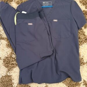 Figs Deep Blue Scrub Ensemble small top and small petite bottoms